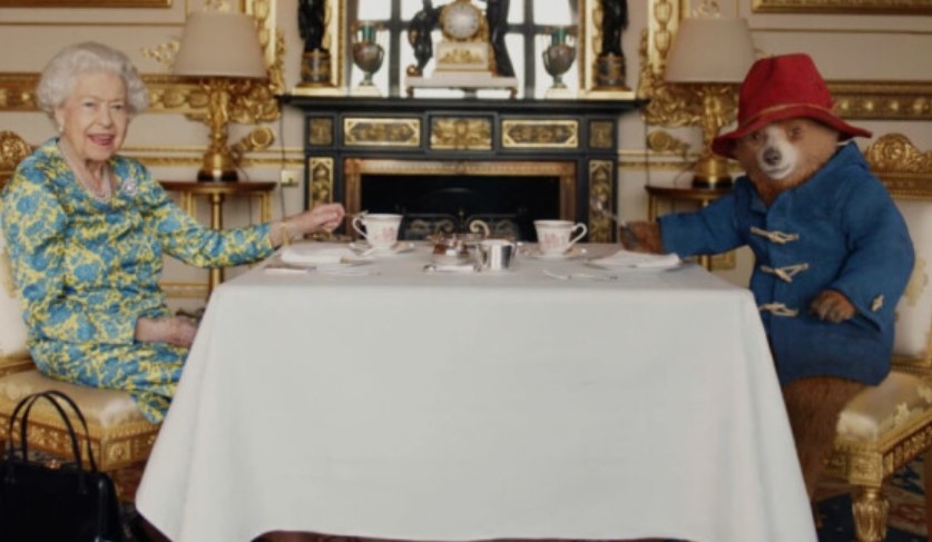 Британската кралица Елизабет II прие на специална аудиенция в Бъкингамския